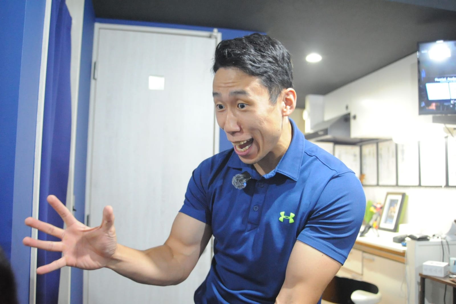 今後の方向性を説明するトレーナー